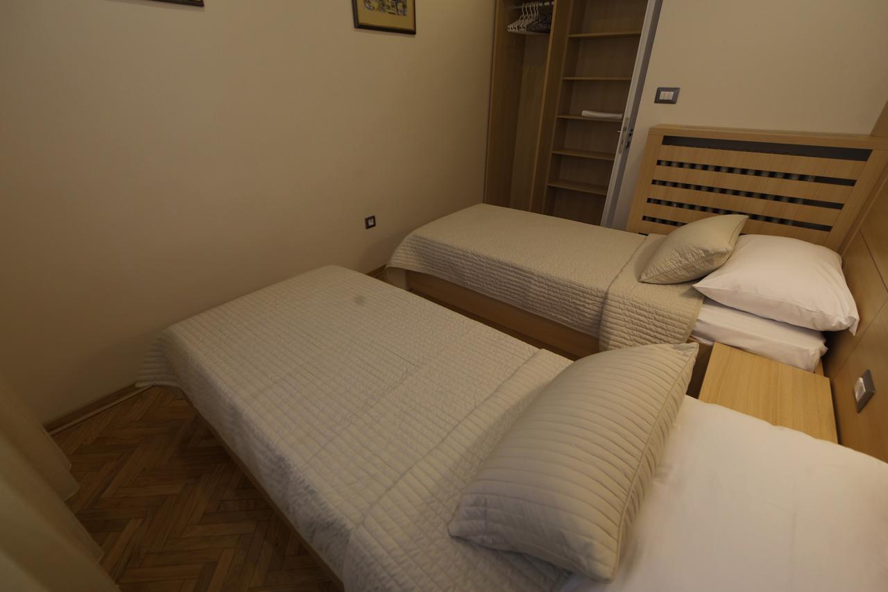 Apartment Piano Belgrad Exteriör bild