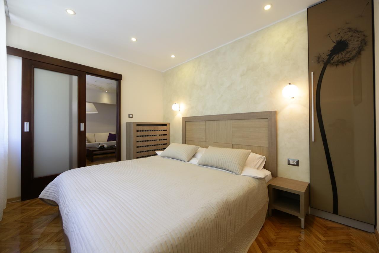 Apartment Piano Belgrad Exteriör bild